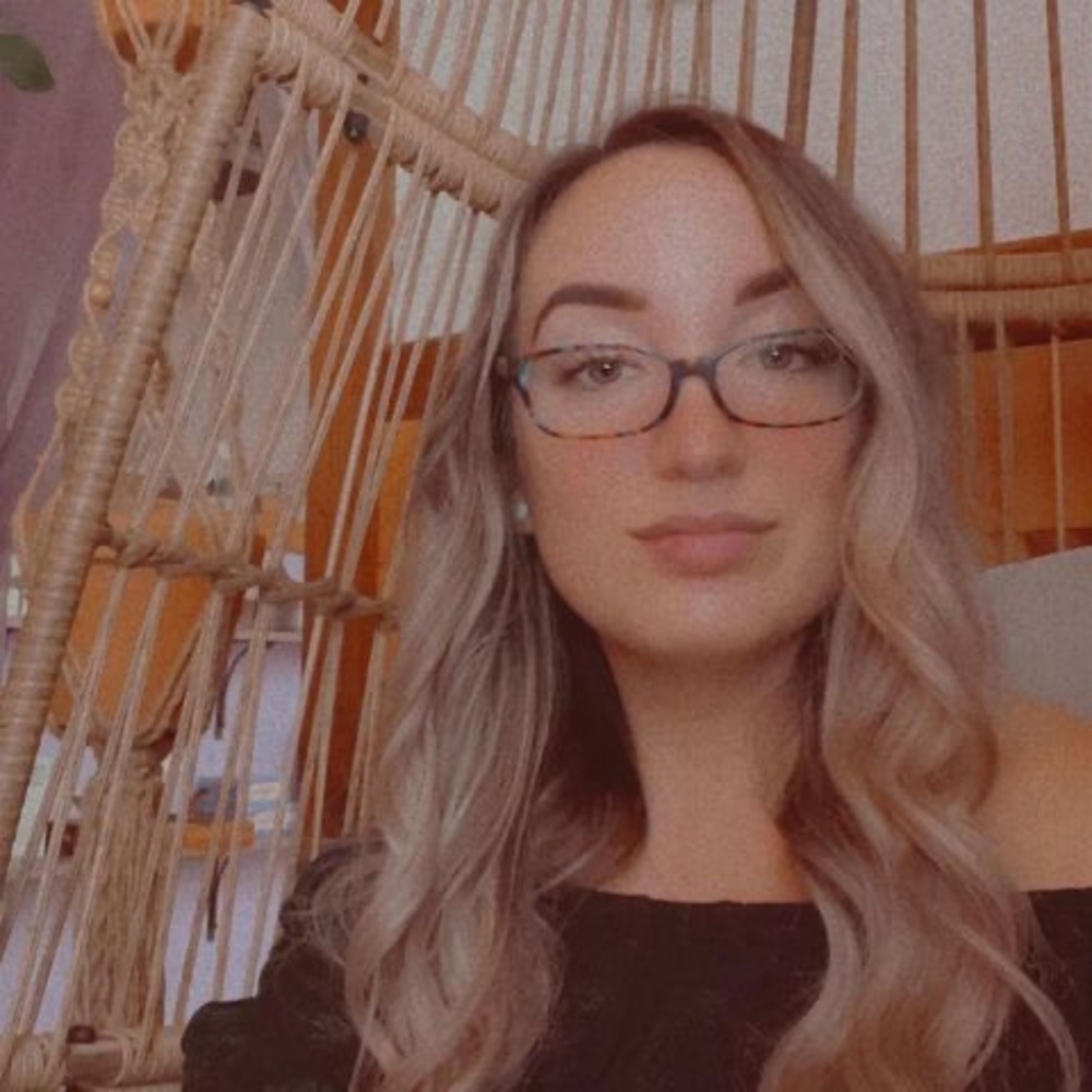 Meet your Posher, Stephanie